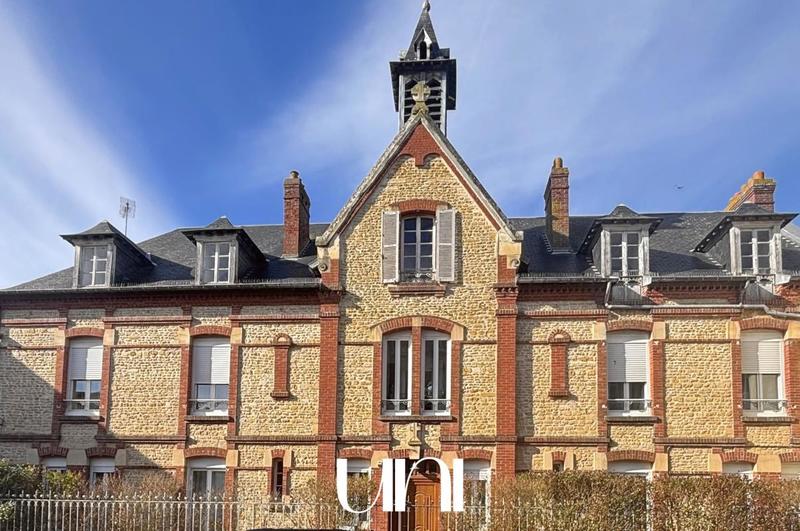 Maison - 450 m² - 16 pièces