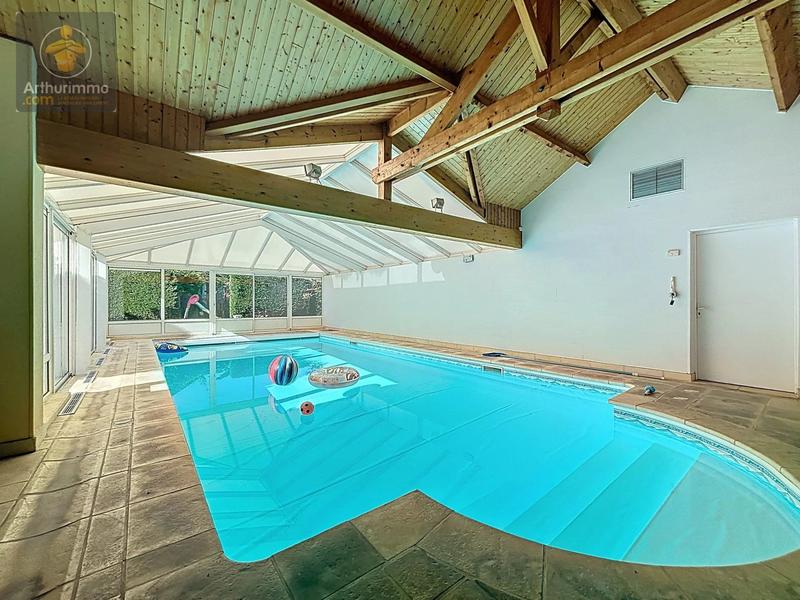 Maison - 200 m² - 8 pièces