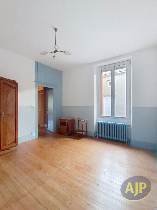 Maison - 182 m² - 7 pièces