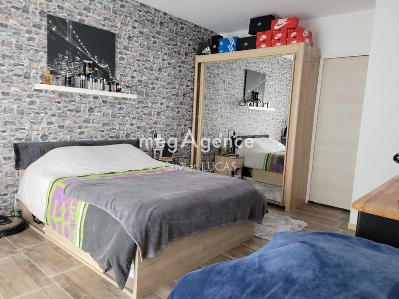 Maison - 225 m² - 8 pièces