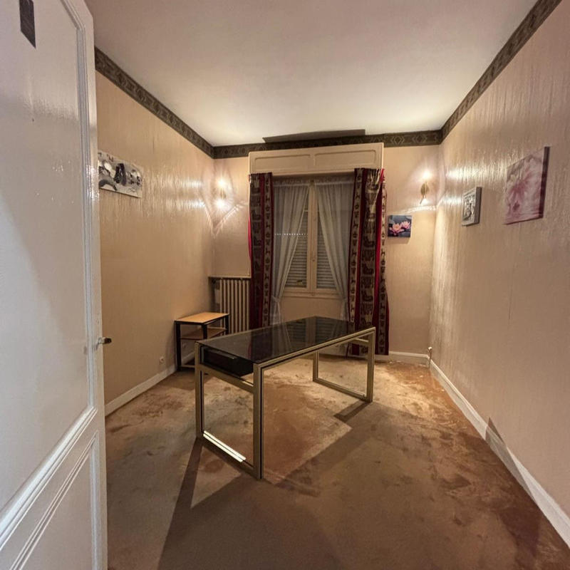 Local commercial - 140 m² - 7 pièces