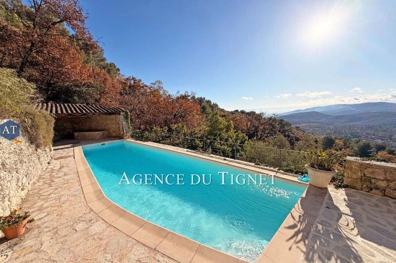 Maison traditionnelle - 216 m² - 6 pièces