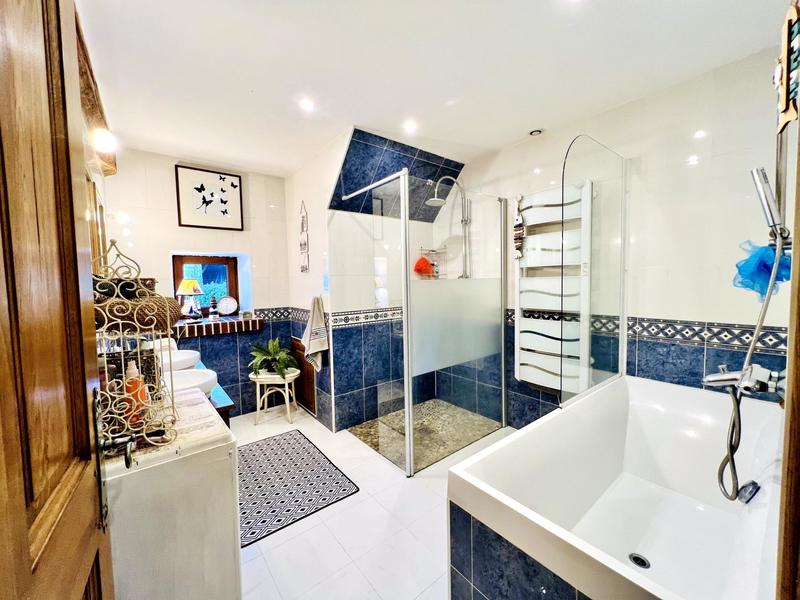 Maison - 185 m² - 7 pièces