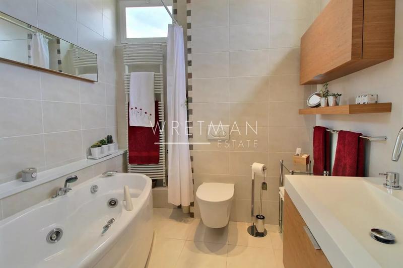 Appartement - 160 m² - 4 pièces