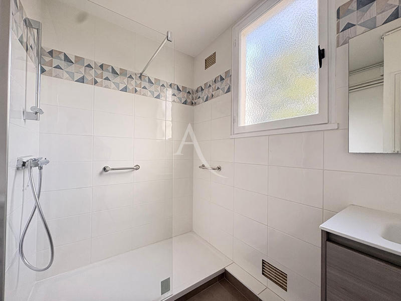 Maison - 98 m² - 4 pièces