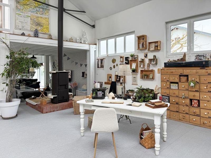 Loft - 471 m² - 8 pièces