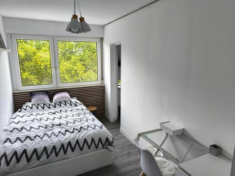 Appartement - 99 m² - 6 pièces