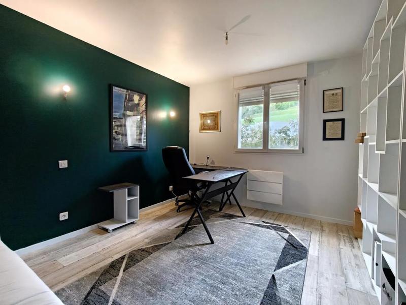 Maison - 95 m² - 5 pièces