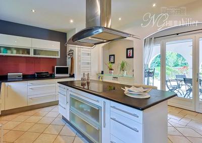 Villa - 270 m² - 10 pièces