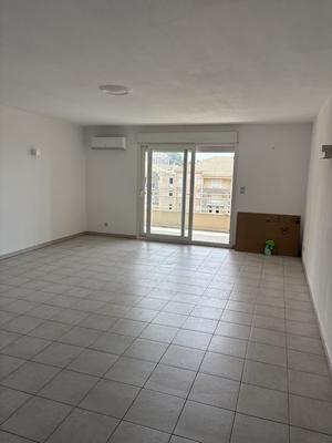Appartement - 80 m² - 3 pièces