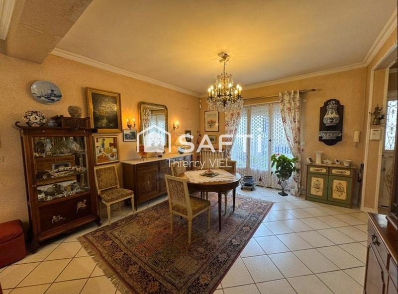 Maison - 219 m² - 8 pièces
