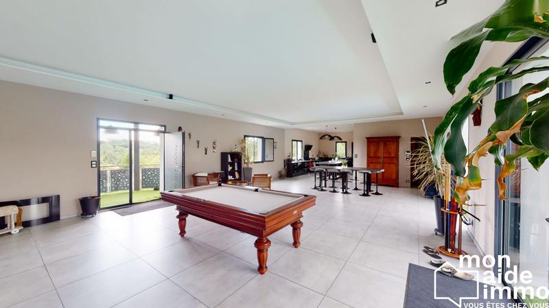 Maison contemporaine - 392 m² - 9 pièces