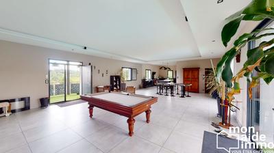 Maison contemporaine - 392 m² - 9 pièces