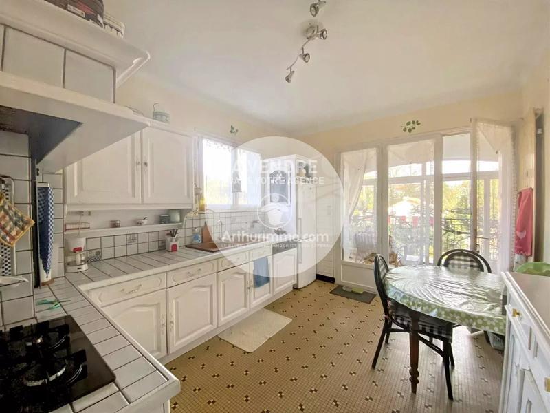 Maison - 180 m² - 8 pièces