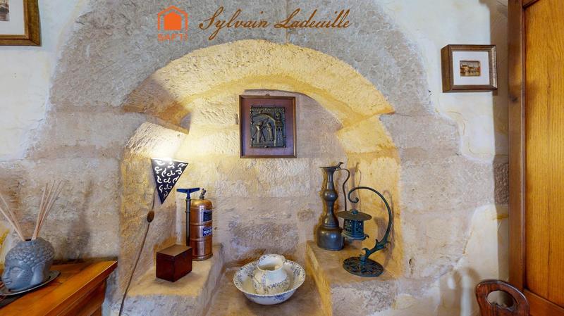 Maison - 231 m² - 10 pièces