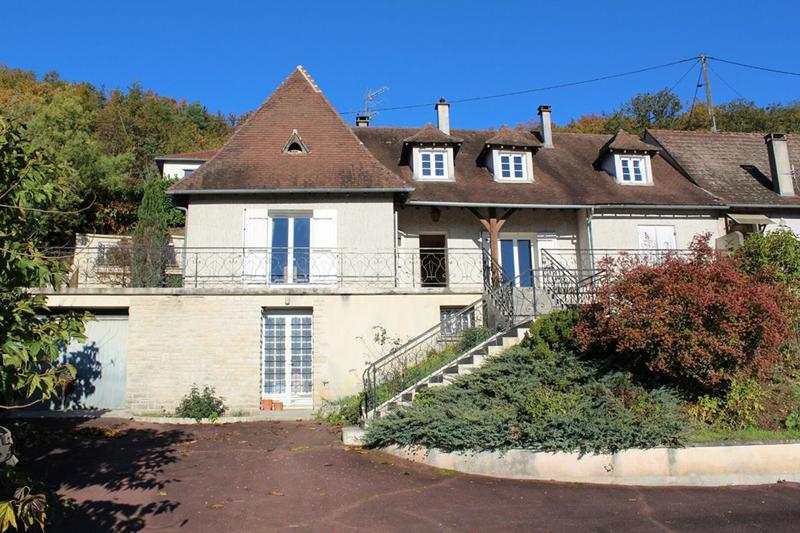 Maison - 245 m² - 7 pièces