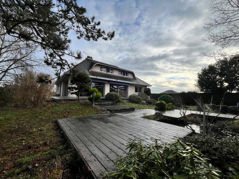 Maison - 247 m² - 7 pièces