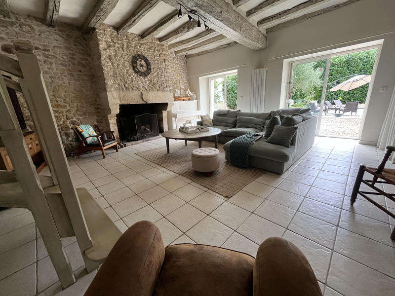 Maison - 208 m² - 8 pièces