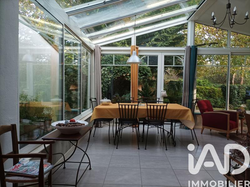 Maison - 220 m² - 8 pièces