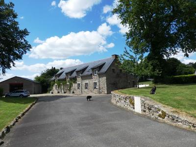 Propriété - 700 m² - 19 pièces