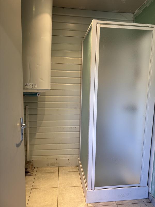 Local d'activités - 261 m²