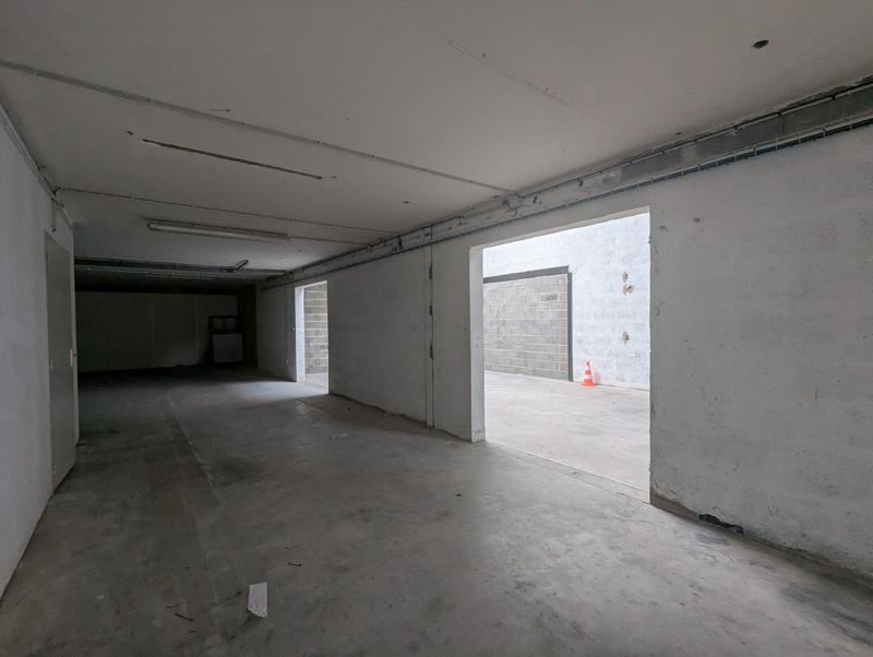 Local commercial - 420 m² - 4 pièces