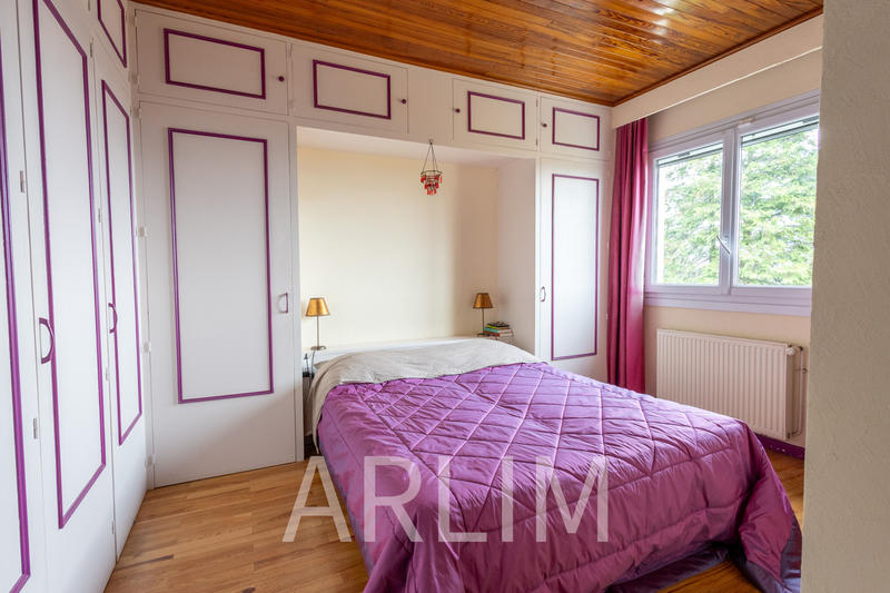 Maison - 141 m² - 9 pièces