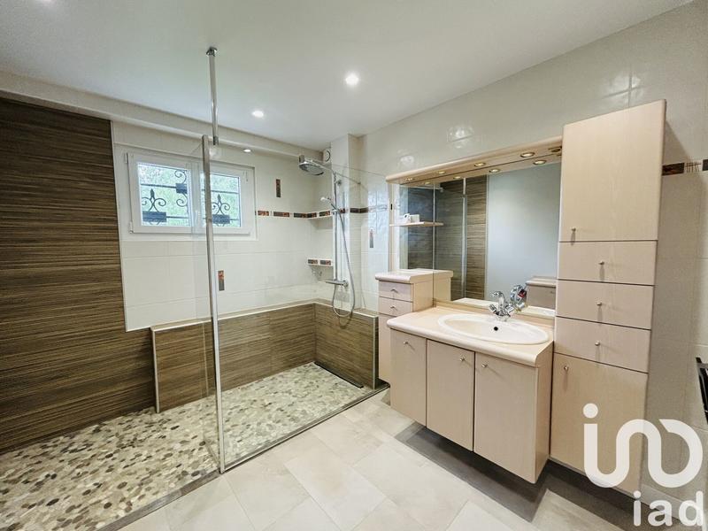 Maison - 216 m² - 8 pièces