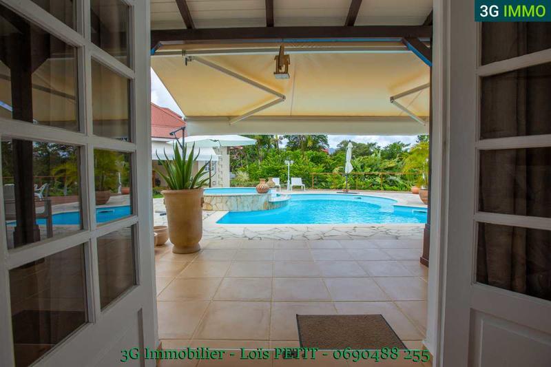 Maison d'architecte - 355 m² - 9 pièces