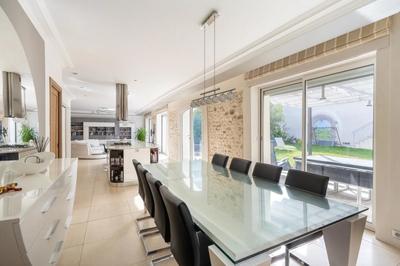 Propriété - 400 m² - 10 pièces