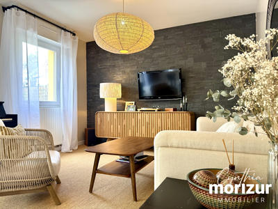 Maison - 99 m² - 5 pièces