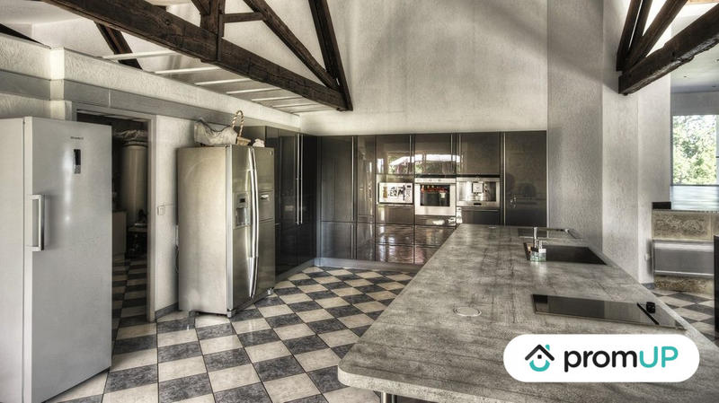 Maison contemporaine - 1 280 m² - 20 pièces