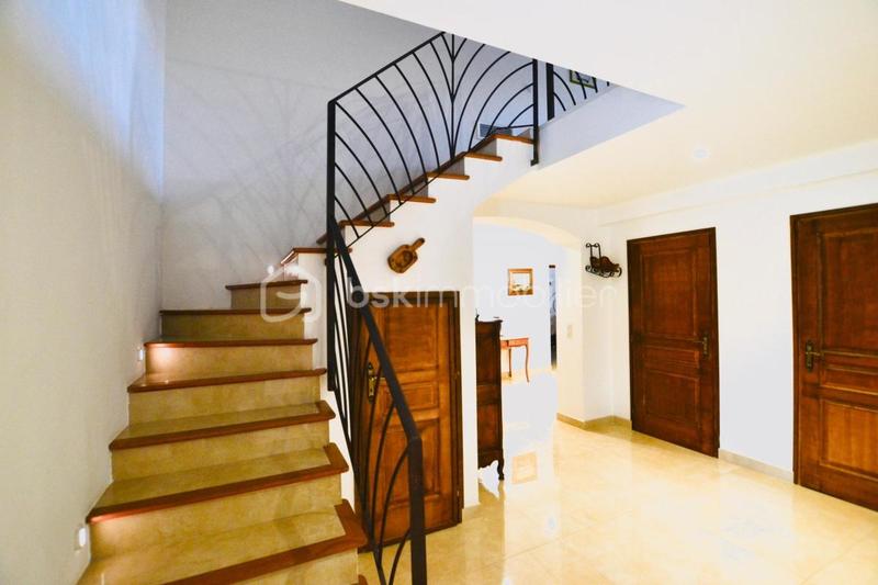 Demeure - 290 m² - 10 pièces