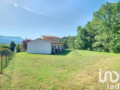 Maison - 220 m² - 8 pièces