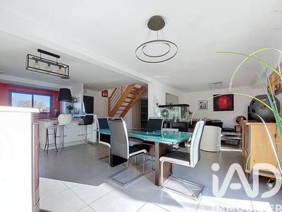 Maison - 107 m² - 8 pièces