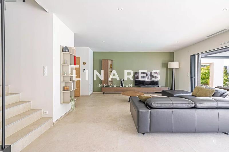 Maison - 145 m² - 4 pièces