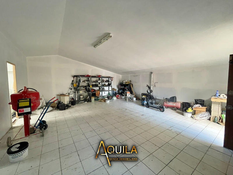 Villa - 200 m² - 6 pièces