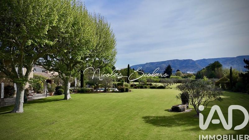 Maison - 310 m² - 8 pièces