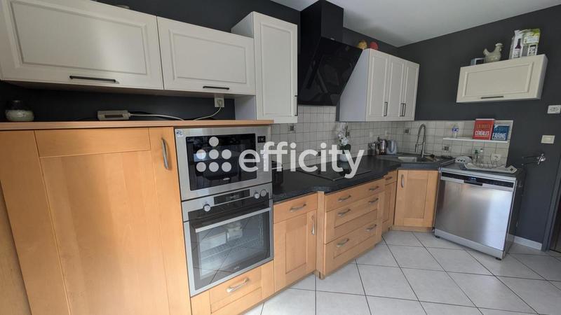 Maison - 140 m² - 8 pièces