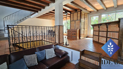 Maison - 210 m² - 6 pièces