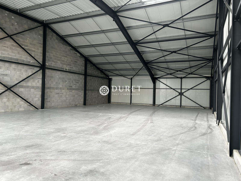 Local commercial - 951 m²