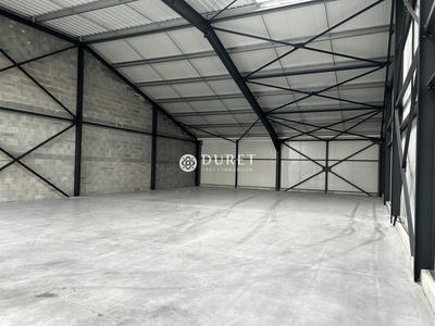 Local commercial - 951 m²