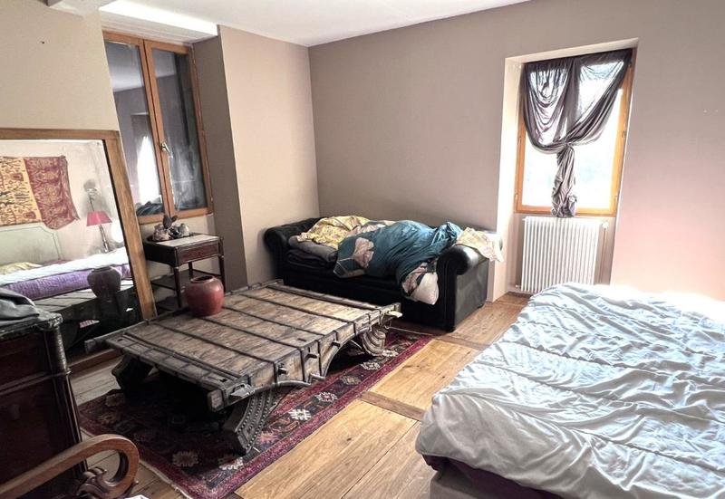 Maison - 430 m² - 10 pièces