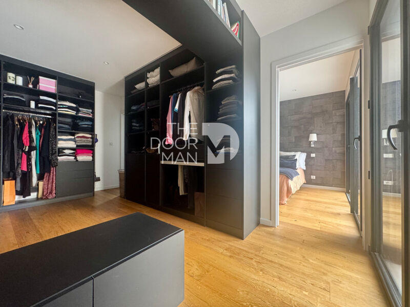 Maison - 214 m² - 6 pièces