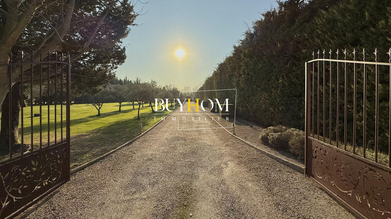 Maison - 215 m² - 7 pièces