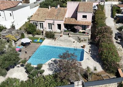 Maison - 280 m² - 7 pièces