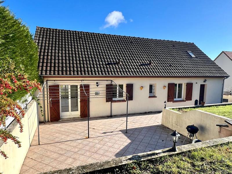 Maison - 90 m² - 4 pièces