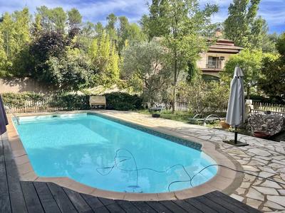 Maison - 280 m² - 5 pièces