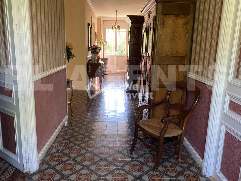 Maison - 273 m² - 8 pièces