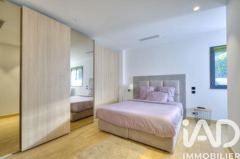 Maison de maîtres - 360 m² - 10 pièces